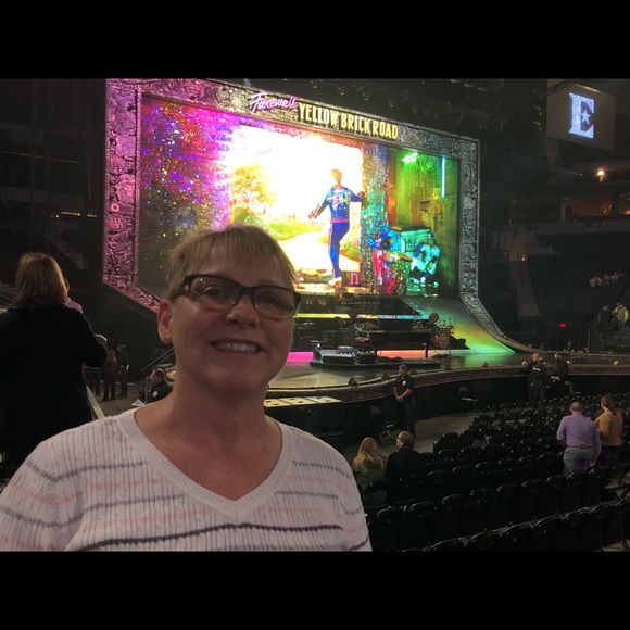 Meet your Posher, Cris - Picture 1 of 1